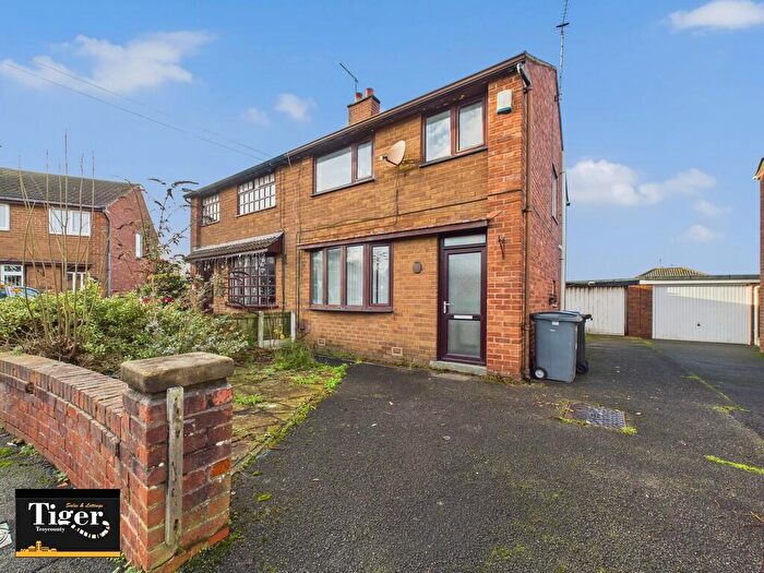 3 Bedroom Semi Detached House For Sale In Meanwood Avenue, Blackpool, FY4
