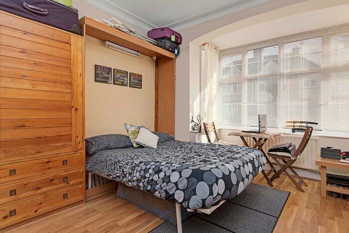 1 Bedroom Flat To Rent In Compton Road, London, SW19