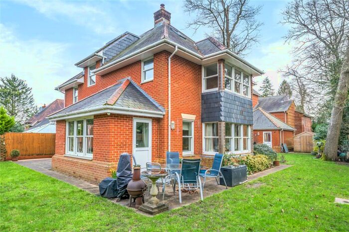 5 Bedroom Detached House For Sale In Cleek Drive, Bassett, Southampton, Hampshire, SO16