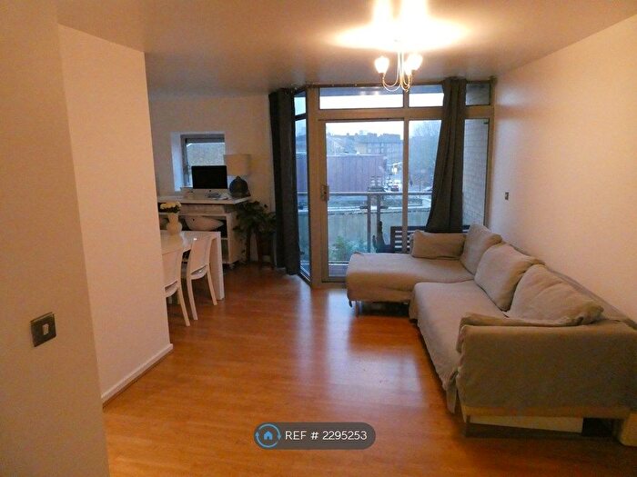 1 Bedroom Flat To Rent In Violet Road, London, E3