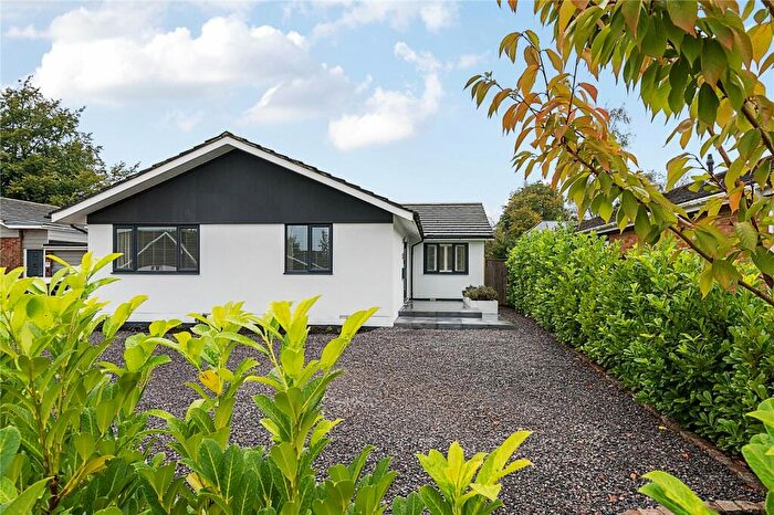 4 Bedroom Bungalow For Sale In Fairfield Green, Four Marks, Hampshire, GU34