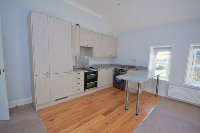 2 Bedroom Apartment To Rent In Salem Close, Woolverton Road, Ventnor, PO38