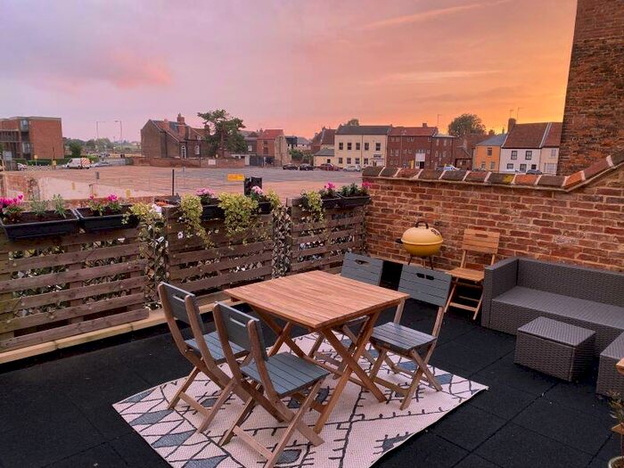 2 Bedroom Flat To Rent In St James Street, King's Lynn, PE30