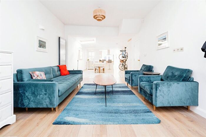 5 Bedroom Terraced House For Sale In Caistor Park Road, London, E15