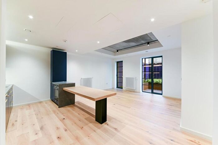 2 Bedroom Apartment For Sale In Rendel House, Goodluck Hope, London, E14