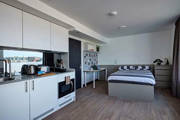1 Bedroom Private Hall To Rent In Bargate House, Southampton, SO14