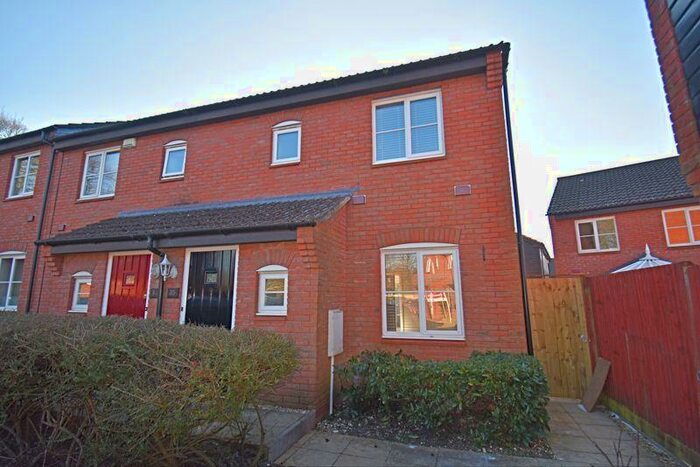 3 Bedroom End Of Terrace House To Rent In Breadels Field, Beggarwood, RG22