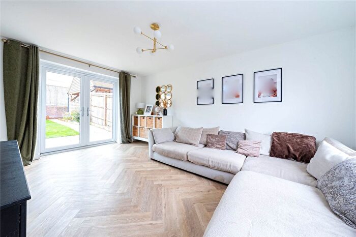 3 Bedroom Detached House For Sale In Parsonage Close, Hermitage Park, Maidstone, ME16