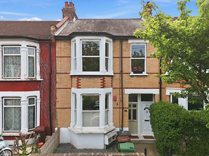 2 Bedroom Flat For Sale In Tyndall Road, Leyton, E10