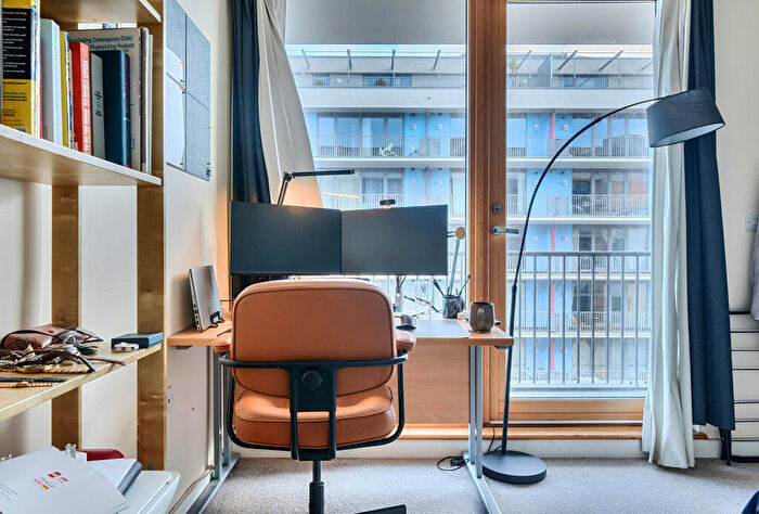 1 Bedroom Apartment For Sale In Balmoral House, Canons Way, BS1