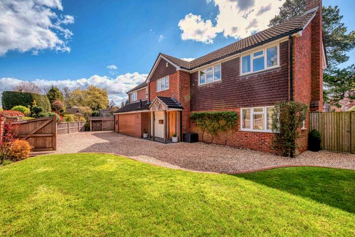 4 Bedroom Detached House For Sale In Blagrave Lane, Caversham Heights, Reading, RG4
