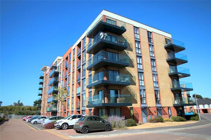 2 Bedroom Flat To Rent In Oscar Wilde Road, Reading, Berkshire, RG1