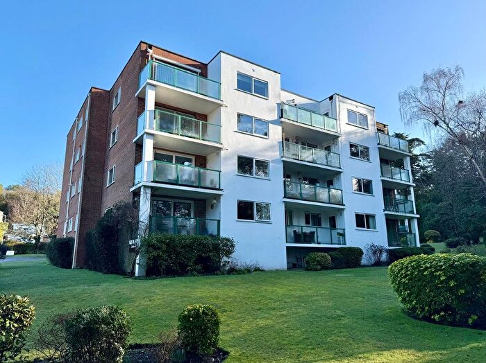 3 Bedroom Flat For Sale In Heathside Court Avalon, Lilliput, BH14