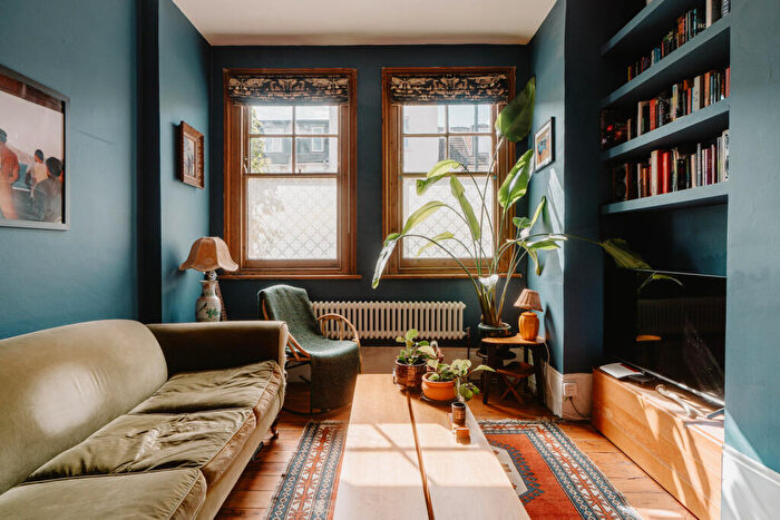 1 Bedroom Flat For Sale In Windus Road, London, N16