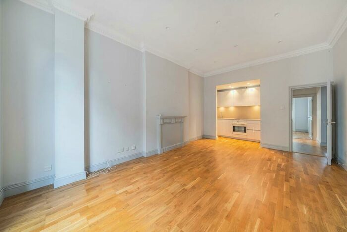 2 Bedroom Flat To Rent In Abbey Road, St John's Wood, London, NW8