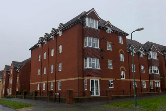 2 Bedroom Flat To Rent In Pinkers Mead, Bristol, BS16