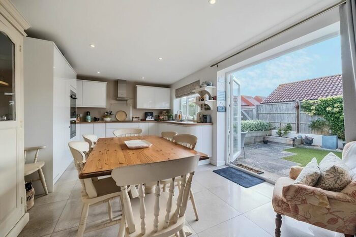 2 Bedroom Detached Bungalow For Sale In Old Farm Close, Bracklesham Bay, PO20