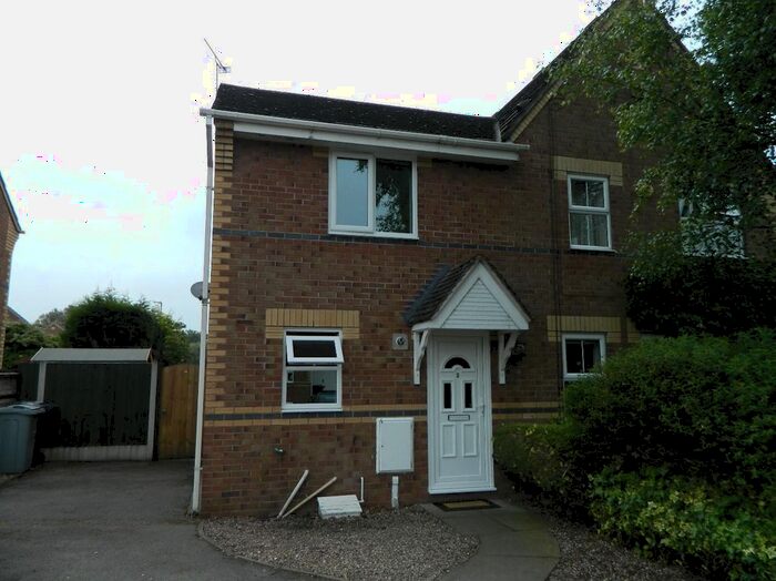 2 Bedroom Property To Rent In Dickens Close, Ettiley Heath, Sandbach, CW11