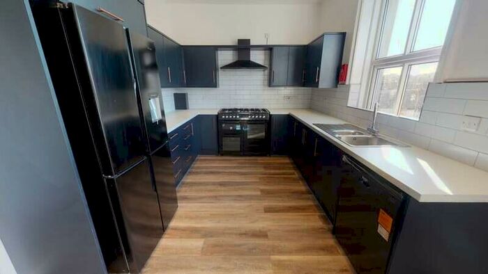 6 Bedroom Terraced House To Rent In Ashville Grove, Hyde Park, Leeds, LS6