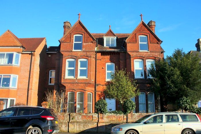 1 Bedroom Apartment To Rent In Manor Road - Salisbury, SP1