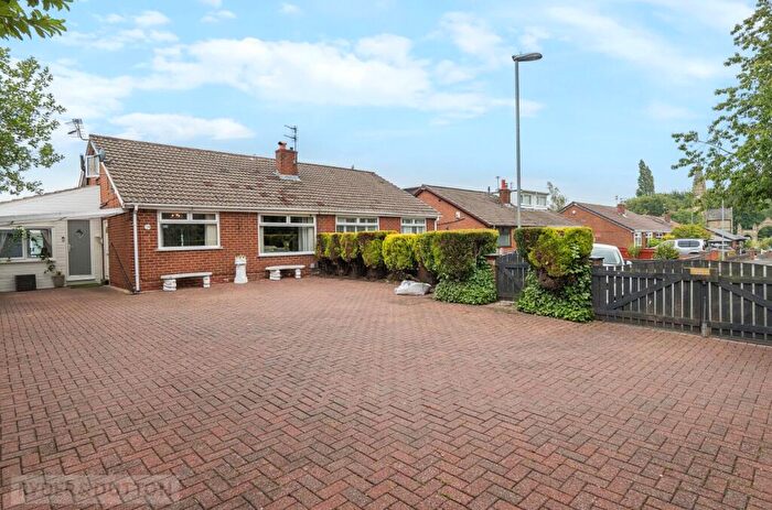 4 Bedroom Semi-Detached Bungalow For Sale In Tiber Avenue, Hollinwood, Oldham, OL8
