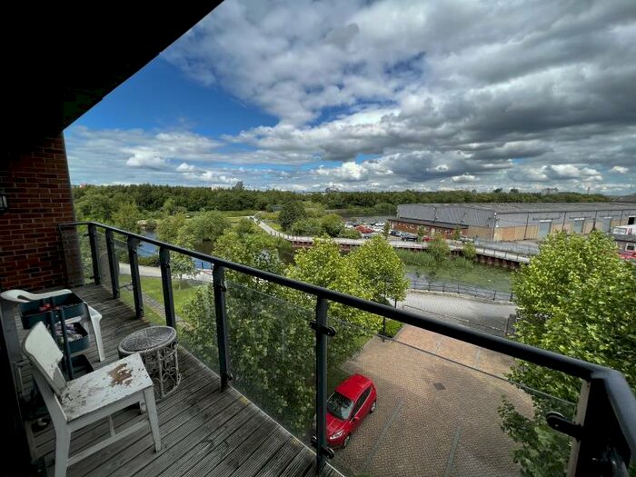 2 Bedroom Apartment To Rent In Cable Place, , Leeds, LS10