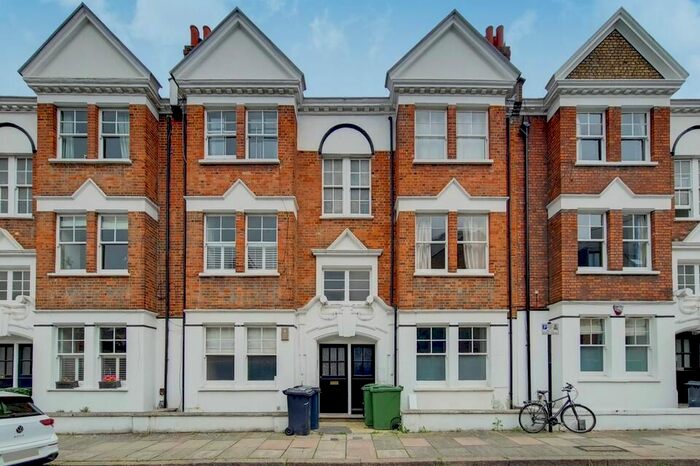 2 Bedroom Flat To Rent In Liberty Street, London, SW9