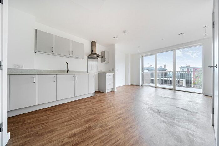 2 Bedroom Flat To Rent In Abbey Road, Barking, IG11