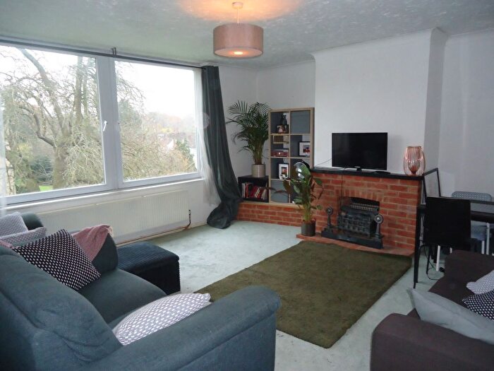 1 Bedroom Flat To Rent In Highgate Edge, Great North Road, East Finchley, N2