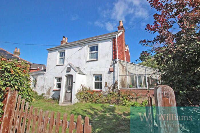 3 Bedroom Detached House For Sale In Lower Church Road, Gurnard, Isle Of Wight, PO31