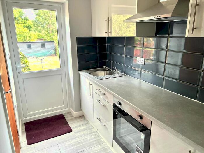 Studio To Rent In Boxtree Lane, Harrow, HA3