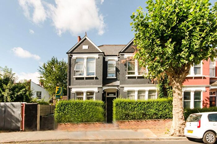 6 Bedroom End Of Terrace House For Sale In Cedar Road, Cricklewood, London, NW2