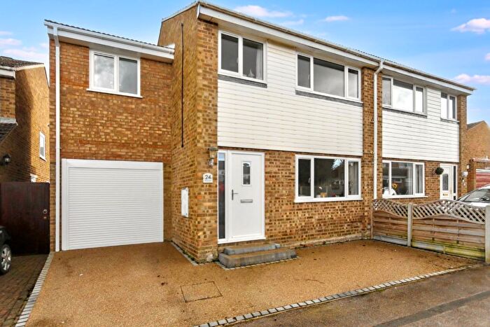 4 Bedroom Semi-Detached House For Sale In Brookmead, Meppershall, SG17