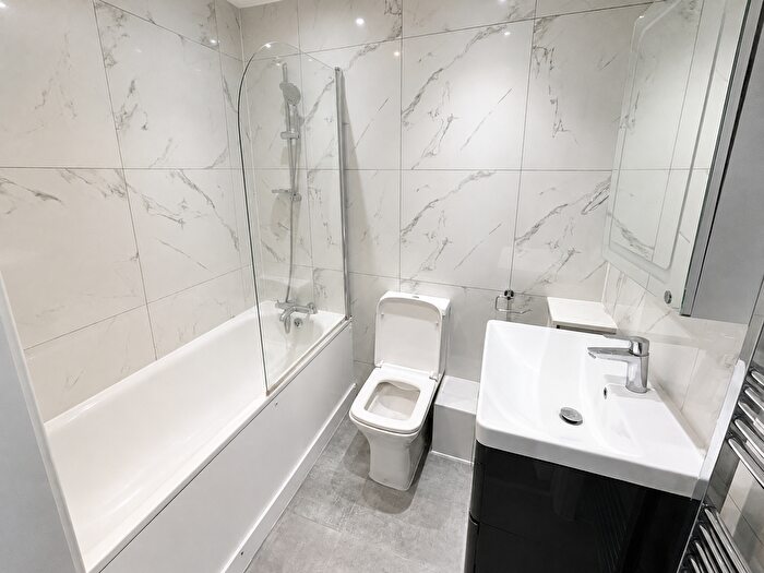 2 Bedroom Flat To Rent In Aldershot, GU12