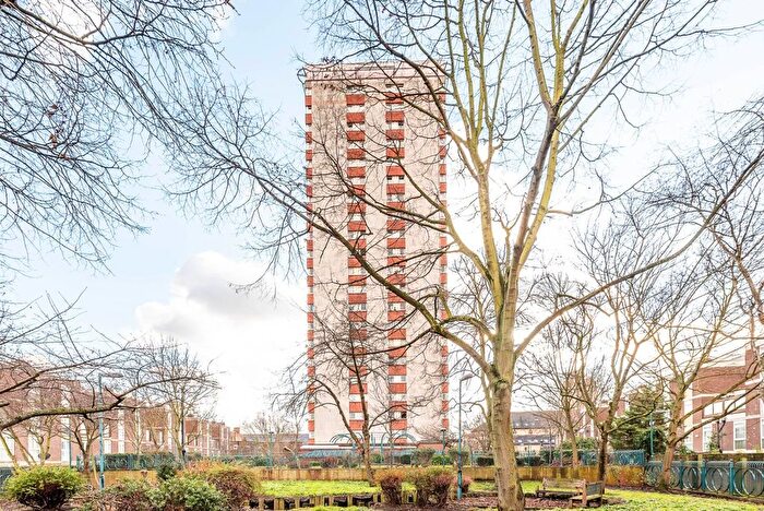 2 Bedroom Flat For Sale In Guildford Road, Stockwell, London, SW8