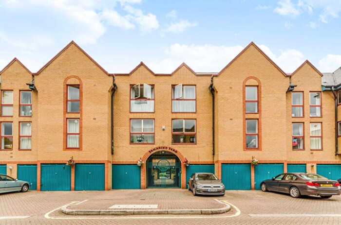 2 Bedroom Flat For Sale In Tamarind Yard, Wapping, London, E1W