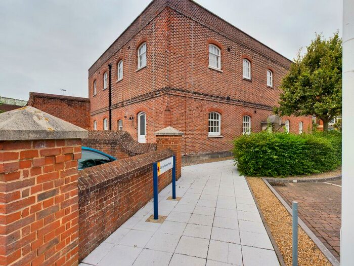 2 Bedroom Flat To Rent In Gunwharf Quays, Portsmouth, PO1