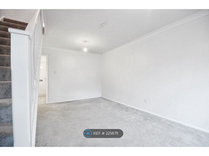 2 Bedroom End Of Terrace House To Rent In Albacore Avenue, Warsash, Southampton, SO31