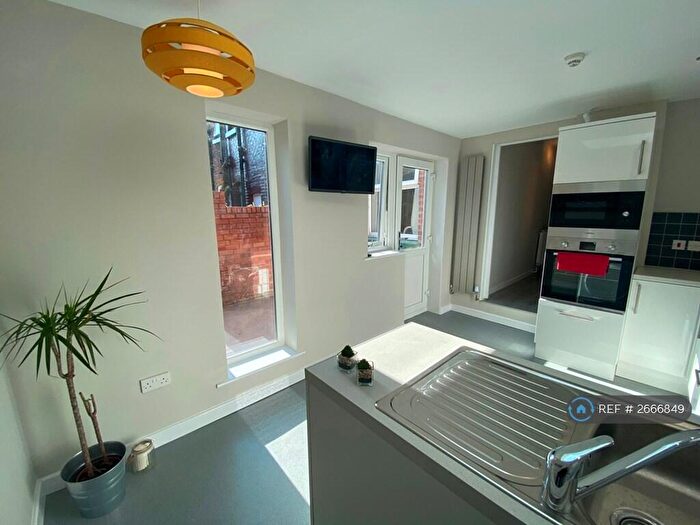 5 Bedroom Terraced House To Rent In Gainsborough Road, Liverpool, L15