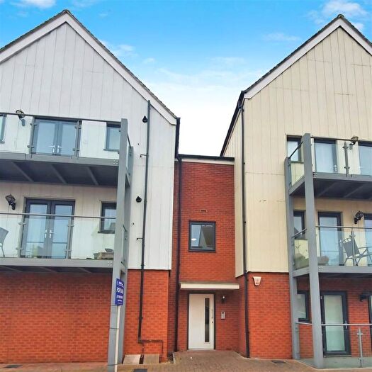 2 Bedroom Flat For Sale In Falcon Avenue, South Ockendon, RM15