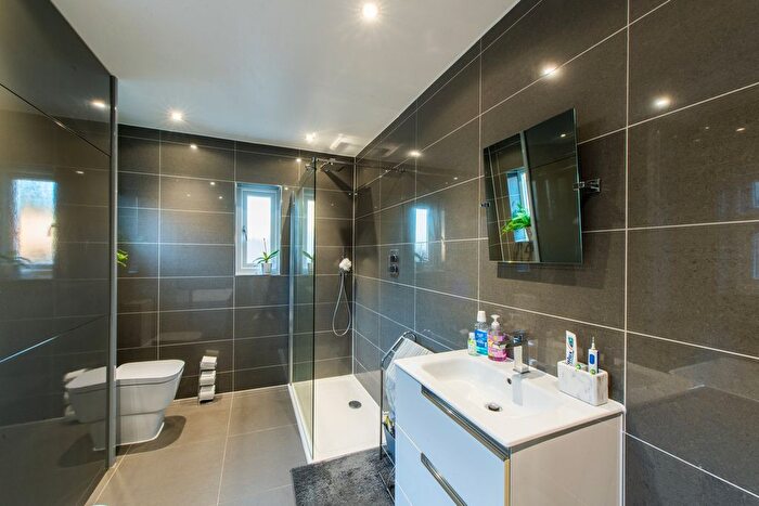 5 Bedroom Detached House For Sale In Belgrave Road, Leigh-On-Sea, SS9