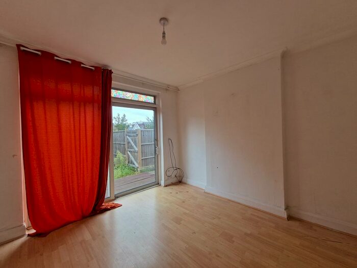 3 Bedroom End Of Terrace House To Rent In Rugby Avenue, Wembley, HA0