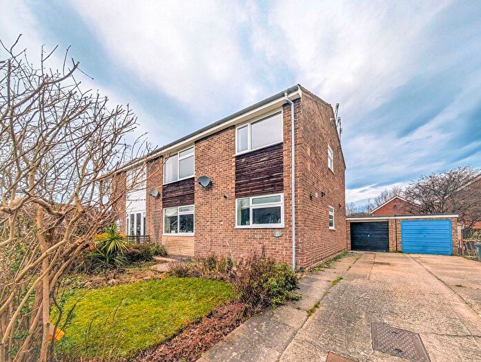 2 Bedroom Flat For Sale In Fryup Crescent, Guisborough, TS14