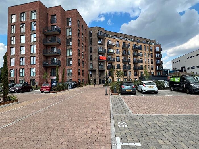 2 Bedroom Flat To Rent In The Foundry, (Smithy Court), Marlowes, Hemel Hempstead, HP1