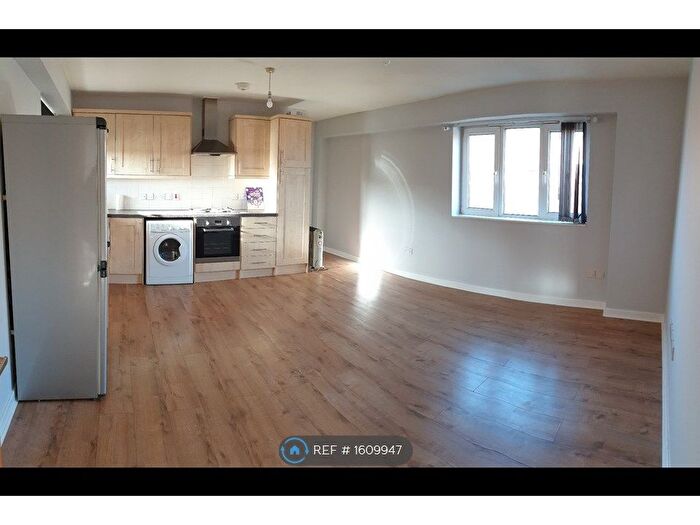 1 Bedroom Flat To Rent In Nancy Road, Portsmouth, PO1
