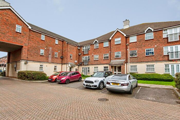 2 Bedroom Flat For Sale In Harper Close, Chafford Hundred, Grays, RM16