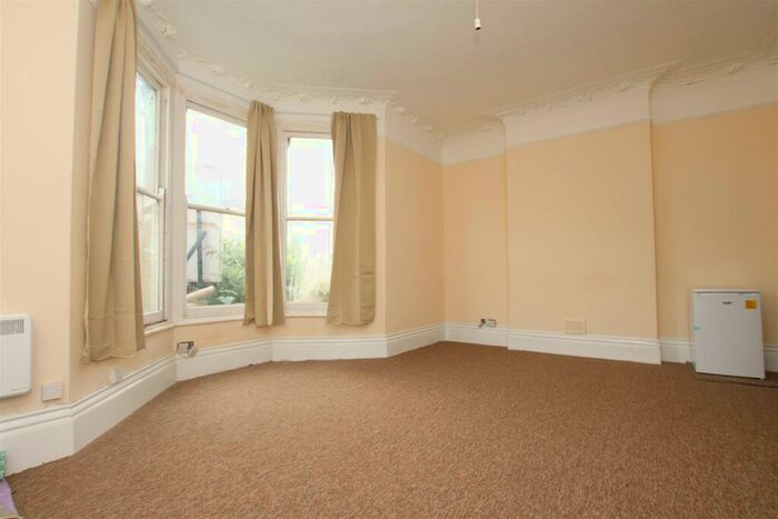 Flat To Rent In Newbridge Road, Bath, BA1