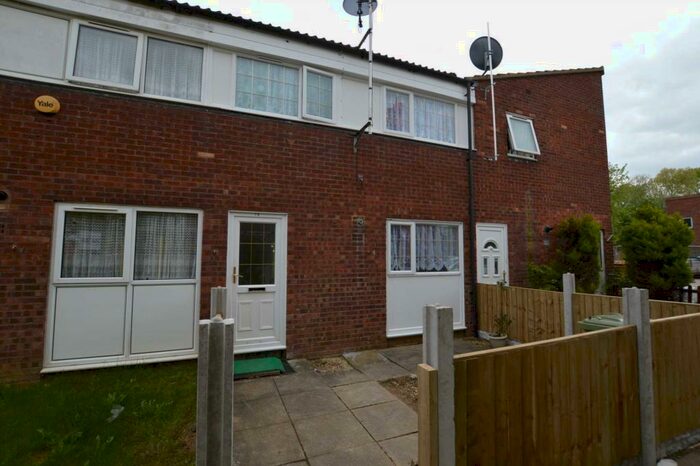3 Bedroom Terraced House To Rent In Lamberts Croft, Greenleys, MK12