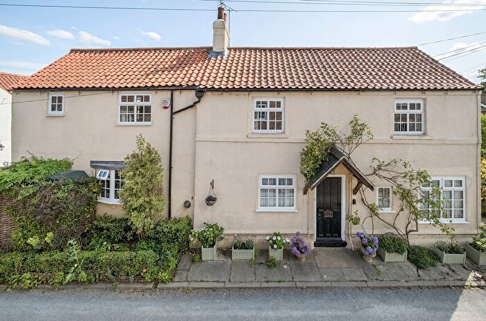4 Bedroom Detached House For Sale In West End, Ulleskelf, Tadcaster, North Yorkshire, LS24
