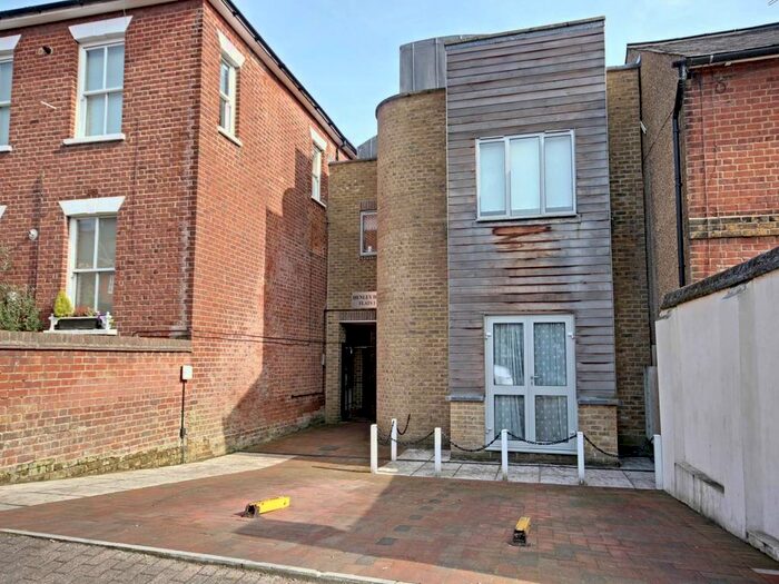 2 Bedroom Flat To Rent In Henley House, A Lattimore Road, St Albans, AL1